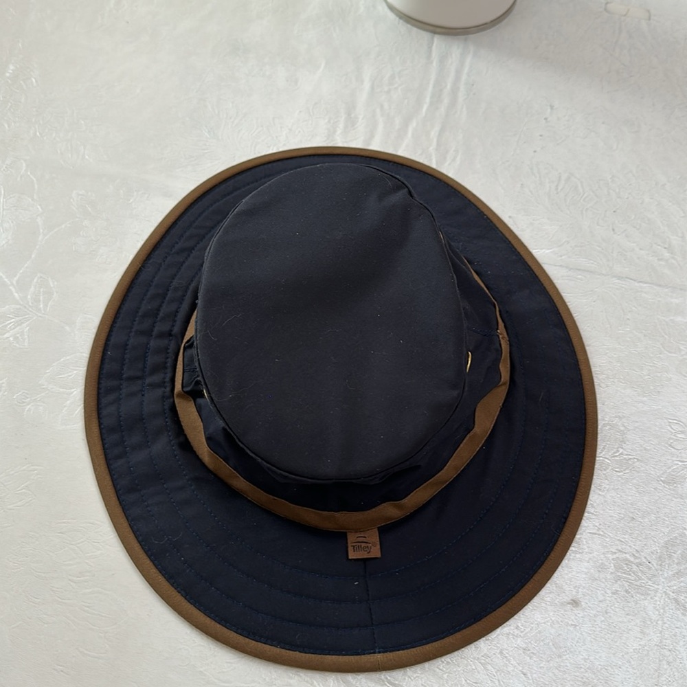 Tilley OUTBACK hat - Navy/British Tan - Picture 10 of 15
